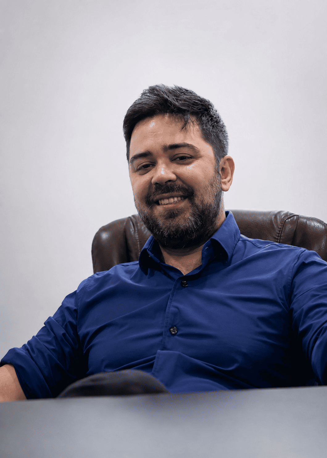 Caesar Tomas Bartolotti, psicólogo clínico especialista em TCC e DBT em São Paulo